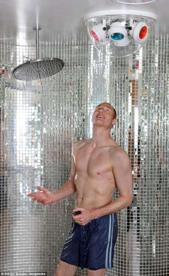 Singing Disco Showers: Retro-Chic Butlins Ocean Hotel Features a Fun ...