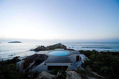 Dramatic Rooftop Pools
