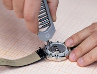 Compact Titanium Magnetic Screwdrivers Image 2