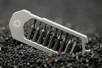 Compact Titanium Magnetic Screwdrivers Image 4