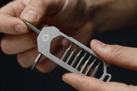 Compact Titanium Magnetic Screwdrivers Image 6
