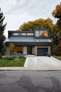 Sculptural Mezzanine Retro Homes Image 2
