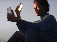 Photography-Ready Smartphone Lights Image 6