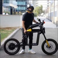 Powerful Folding E-Bikes Image 3