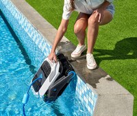 Intelligent Pool Cleaners Image 1