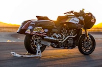Race-Ready Cruise Motorbikes Image 3