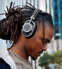High-End Vintage-Inspired Headphones Image 1
