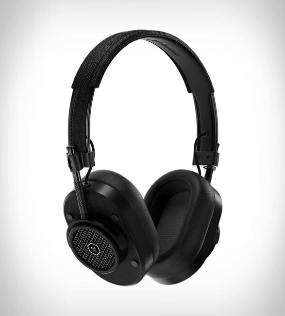 High-End Vintage-Inspired Headphones : Master & Dynamic MH40 V2