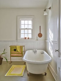 Colourfully Woven Bath Mats Image 3