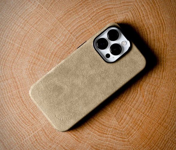 Fuzzy Alcantara iPhone 15 Pro Cover . Melange Grey – hardgraft