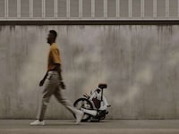 Folding Off-Grid Electric Bikes Image 1