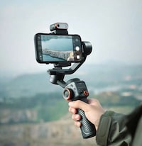 AI-Powered Smartphone Gimbals