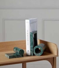 Versatile Modern Shelves Image 2