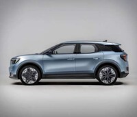Sculpted Electric SUV Models Image 5