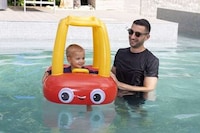 Baby-Friendly Motorized Boats Image 2