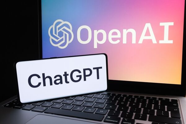 Internet-Connected AI Chatbots