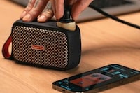 Palm-Sized Portable Amps Image 2