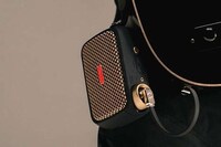 Palm-Sized Portable Amps Image 3