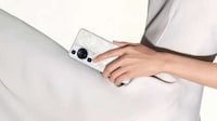 Demure Design-Conscious Smartphones Image 1