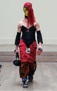 Sustainably-Focused Experimental Fashion Image 4