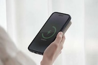 Power-Providing Smartphone Stands Image 3