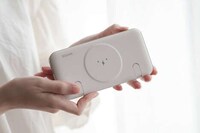 Power-Providing Smartphone Stands Image 5