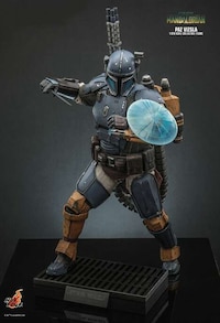 Sci-Fi-Themed Collectible Figures Image 2