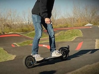 All-Terrain Electric Skateboard Models Image 4