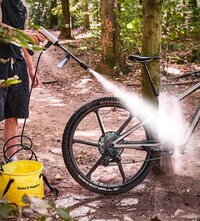Battery-Powered Pressure Washers Image 2