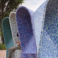 Natural Sound-Amplifying Chairs Image 2