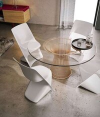 Sculptural Recycled Plastic Chairs Image 3