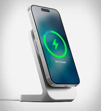 Quick-Charge Smartphone Mounts Image 8