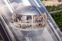 Stunning Spokeless Ferris Wheels Image 7
