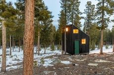 Eco-Minded Micro Cabins Article Thubnail