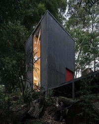 Minuscule Sustainable Rainforest Cabins Image 4