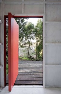 Minuscule Sustainable Rainforest Cabins Image 5