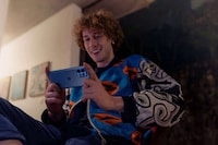 Curvaceous Flagship Smartphones Image 5