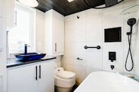 Capaciously Compact Houses Image 2