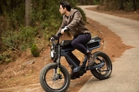 Moped-Mimicking eBikes Image 1