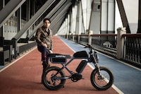 Moped-Mimicking eBikes Image 2