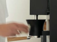 Barista-Inspired Espresso Makers Image 6