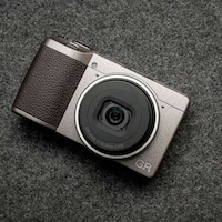 Metallic Digital Compact Cameras Image 1