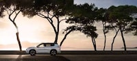 Muscular Hybrid SUVs Image 3