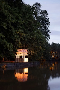 Lantern-Like Tea House Pavilions Image 1
