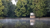 Lantern-Like Tea House Pavilions Image 3