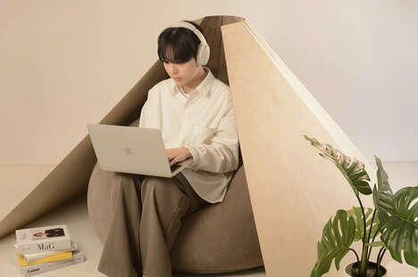 Relaxed Anti-Distraction Seats