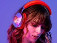 Connected ANC Headphones Image 3