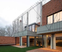 Climbing Plant-Wrapped Homes Image 2