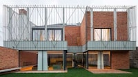 Climbing Plant-Wrapped Homes Image 3
