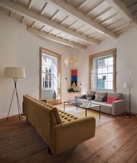 Intimate Artful Historic Hotels Image 1